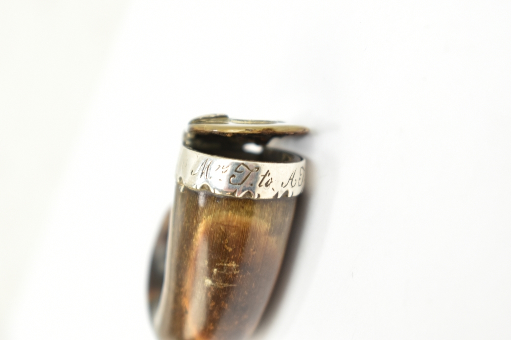 A late 19th/early 20th century Scottish miniature carved horn and white metal mounted snuff mull - Image 4 of 7