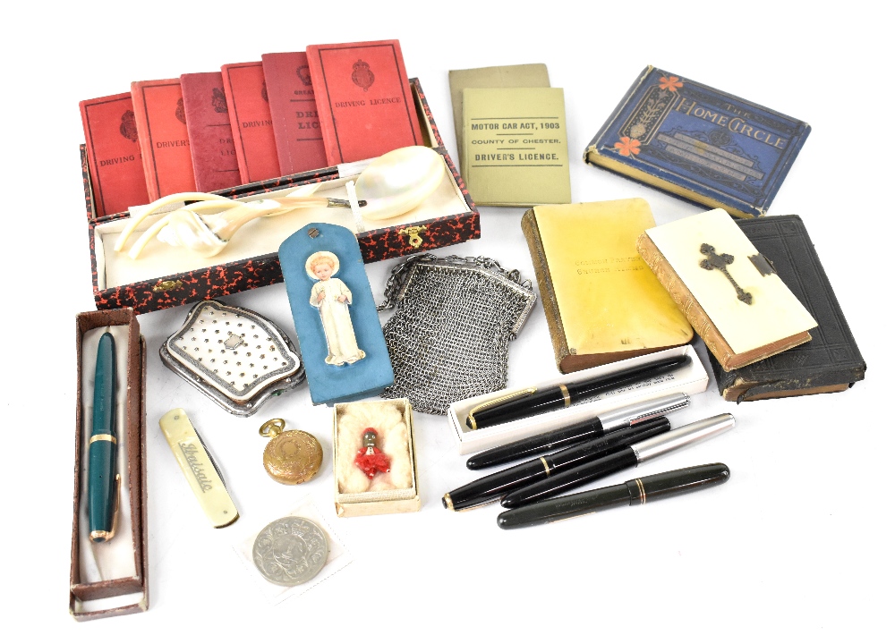 A collectors' lot to include a selection of Parker pens,