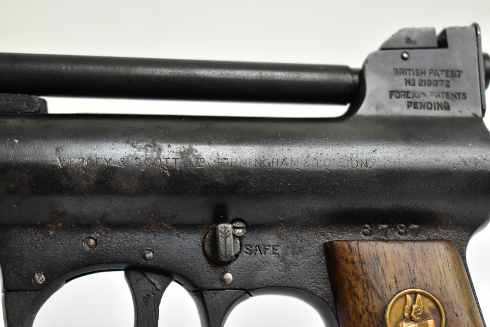 WEBLEY; a ‘Mk I’ .22 air pistol, length 21.5cm. Additional InformationHeavy wear/rusting and - Image 4 of 4