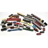 A small mixed group of model railway including Tri-Ang R259 'Britannia' Locomotive, R357 diesel-