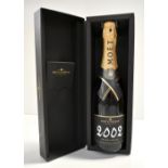 CHAMPAGNE; a single bottle of Moët & Chandon 2002 Grand Vintage Brut Champagne, 12.5% 75cl, in