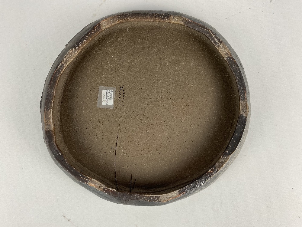 ANNE METTE HJORTSHOJ (born 1973); a salt glazed platter, impressed AMH mark, diameter 25cm. (D) - Image 6 of 6