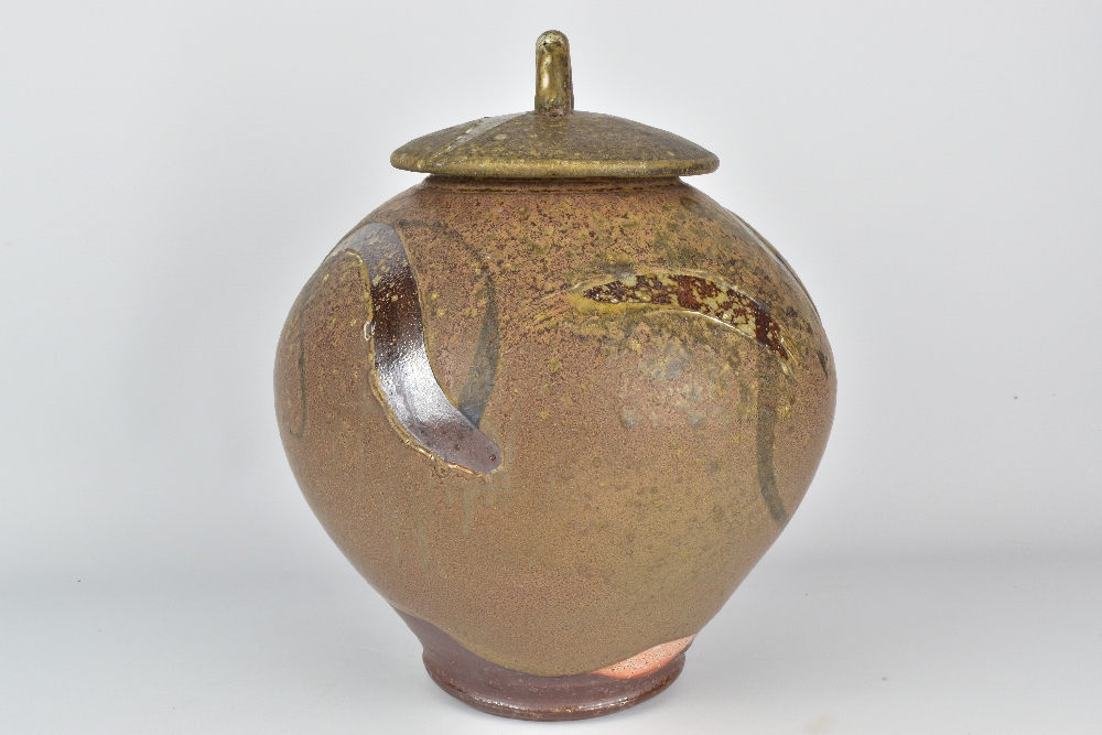 WALLY BIVINS; a large wood fired stoneware jar and cover with carved decorative sweeps, incised - Image 4 of 7