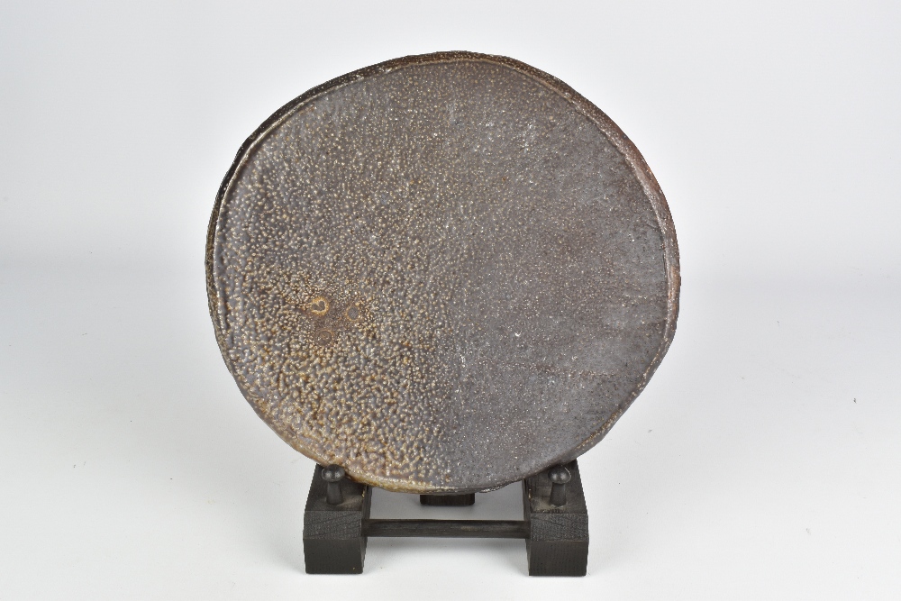 ANNE METTE HJORTSHOJ (born 1973); a salt glazed platter, impressed AMH mark, diameter 25cm. (D) - Image 2 of 6