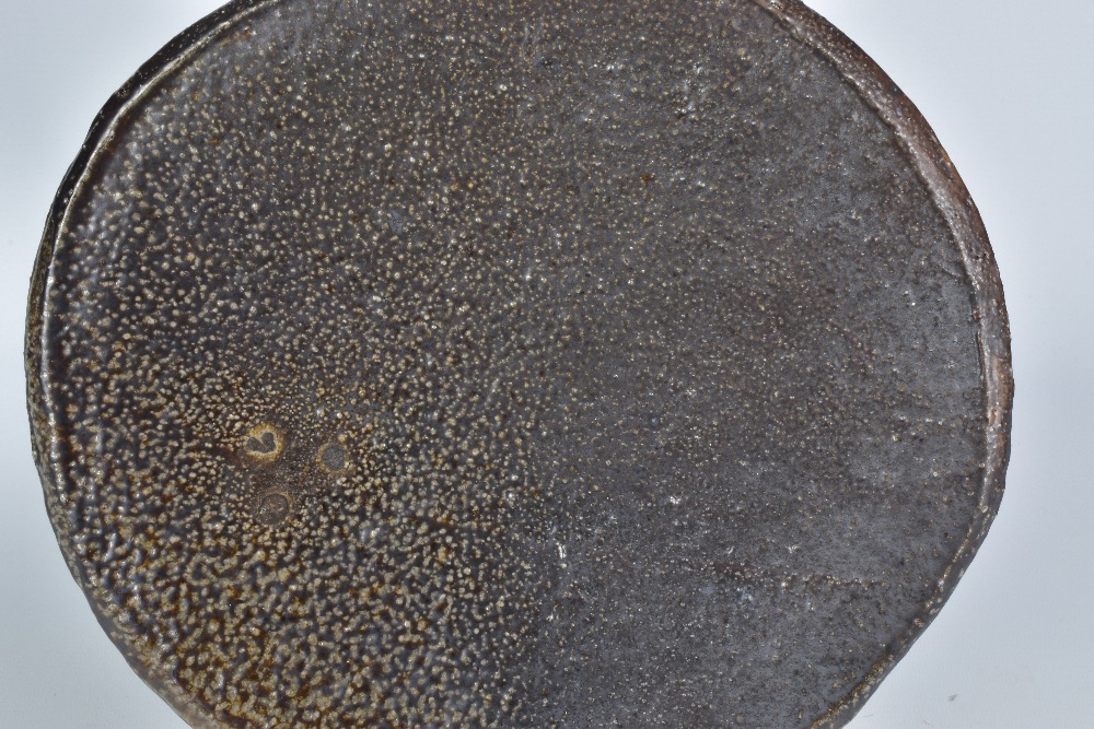 ANNE METTE HJORTSHOJ (born 1973); a salt glazed platter, impressed AMH mark, diameter 25cm. (D) - Image 3 of 6