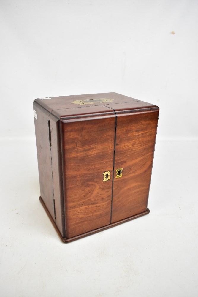 An early 19th century mahogany cased apothecary cabinet, the two hinged doors enclosing a part - Image 5 of 6