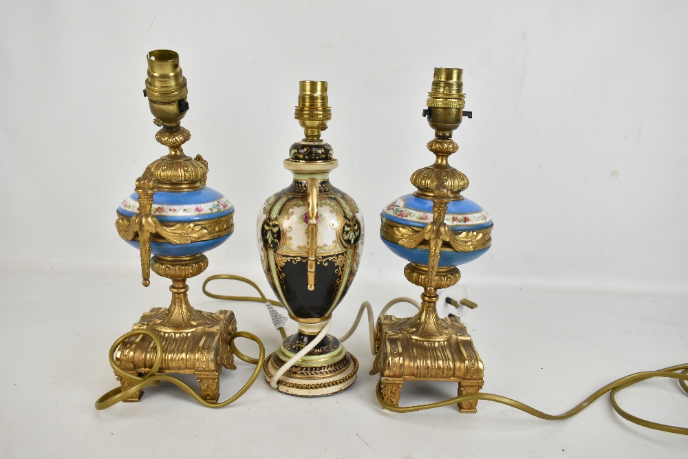 A pair of French early 20th century gilt metal mounted porcelain table lamps, height including - Bild 4 aus 4