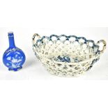 WORCESTER; an 18th century porcelain chestnut basket with transferred underglaze blue floral