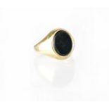A 9ct yellow gold gentlemen's dress ring with bloodstone, size N, approx 4.3g.