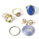 Various items of jewellery to include a 9ct gold fashion ring with large pale yellow stone,