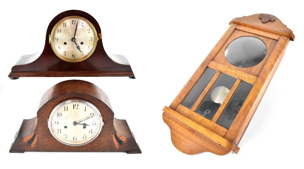 An early/mid-20th century mahogany-cased Napoleon hat clock,