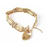 A 9ct gold gate bracelet with central textured band and a heart-shaped clasp, length 19cm,