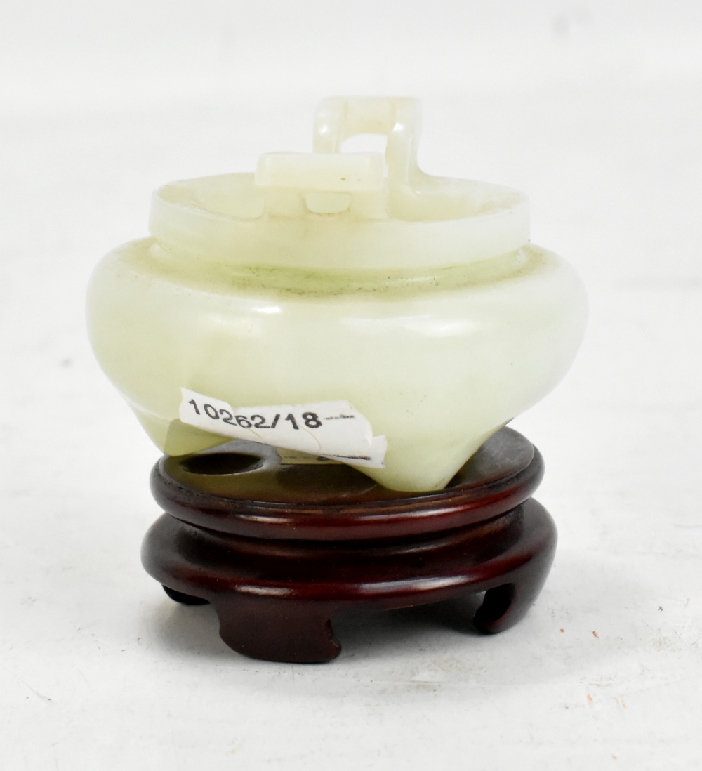 A Chinese polished hardstone quatrilobed brush washer, raised on shaped wooden stand, length 8cm, - Image 3 of 8