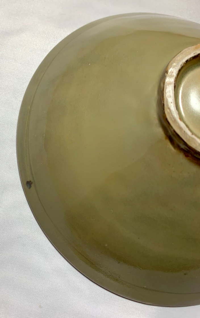 A Chinese Northern Song Period (11th-12th century) Yaozhou celadon glazed stoneware bowl  with - Image 4 of 10