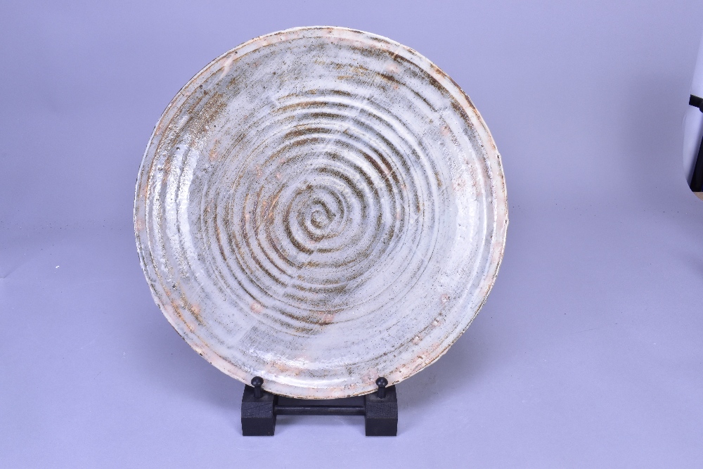 AKIKO HIRAI (born 1970); a stoneware platter covered in pale grey glaze with pink blushes, - Image 3 of 4