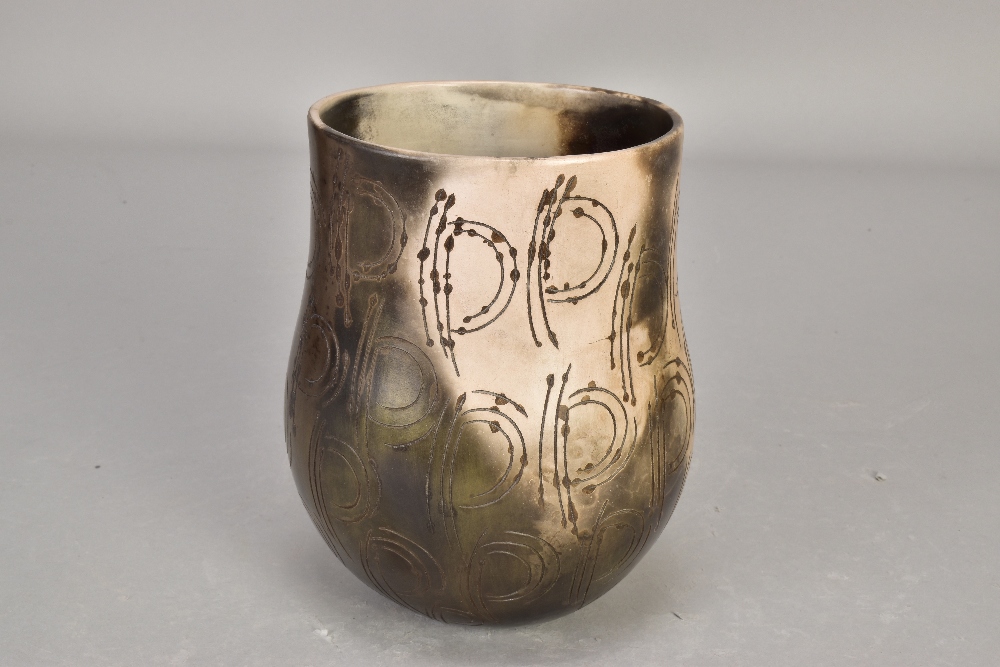 ANTONIA SALMON (born 1959); a smoke fired stoneware vessel, burnished with incised decoration, - Image 3 of 6