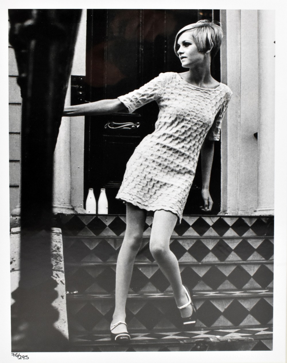 An iconic black and white limited edition photographic print of Twiggy with blind stamp for the - Image 2 of 5