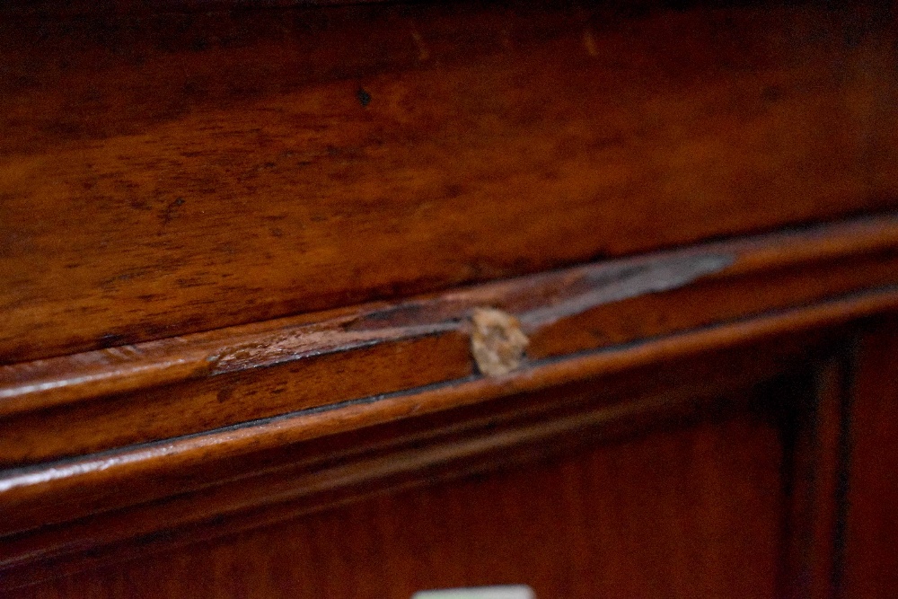 A good 19th century mahogany chest of small proportions, the top cross-banded with rosewood, - Image 6 of 6