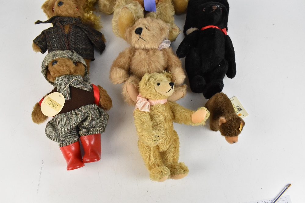 Nine teddy bears including Steiff 'Browny Bär 14', two Laura Grant 'Wellie Bear Gang' bears in - Image 4 of 4