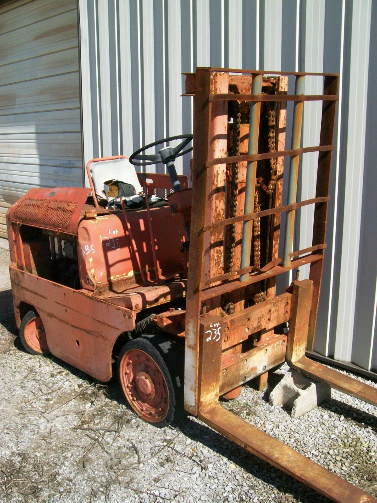 CLARK FORKLIFT FOR PARTS