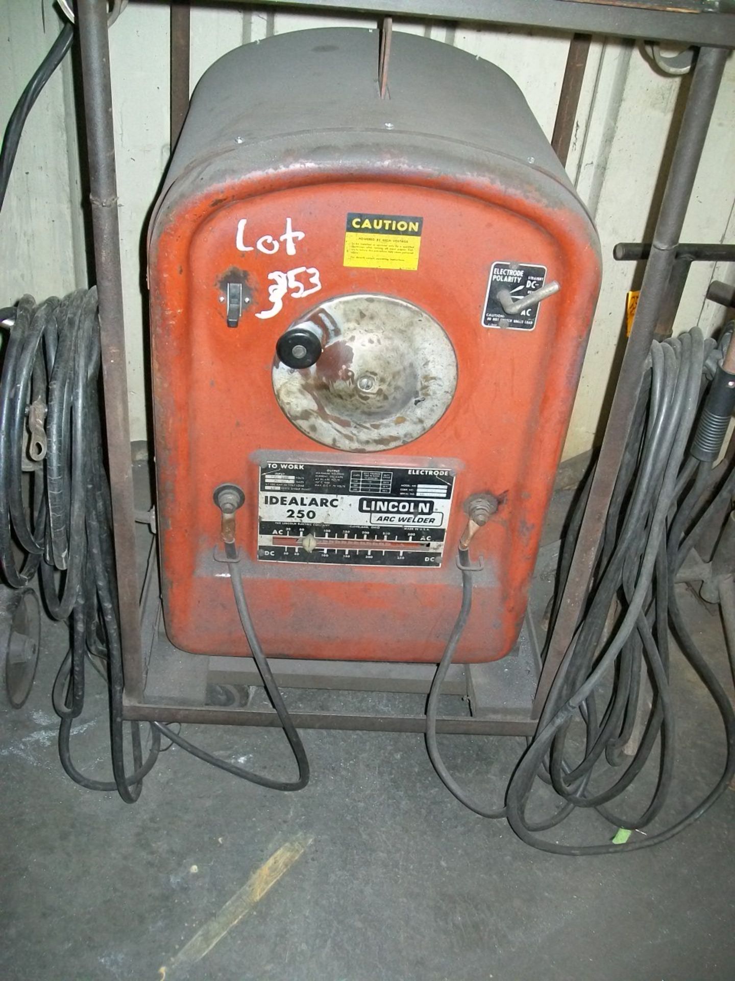 LINCOLN IDEALARC 50 WELDER