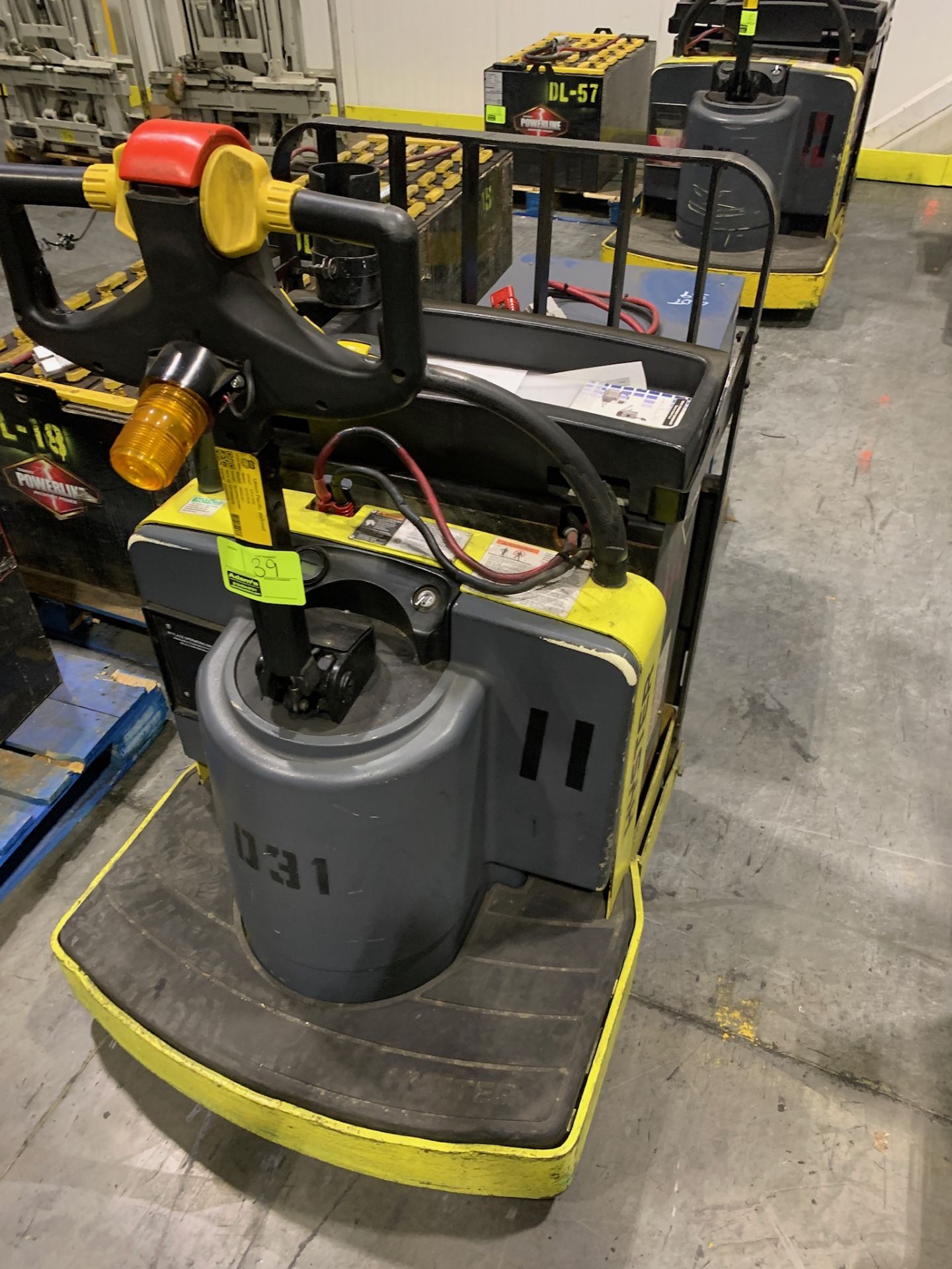 Hyster pallet jack with batter and charger; 7993 HOURS