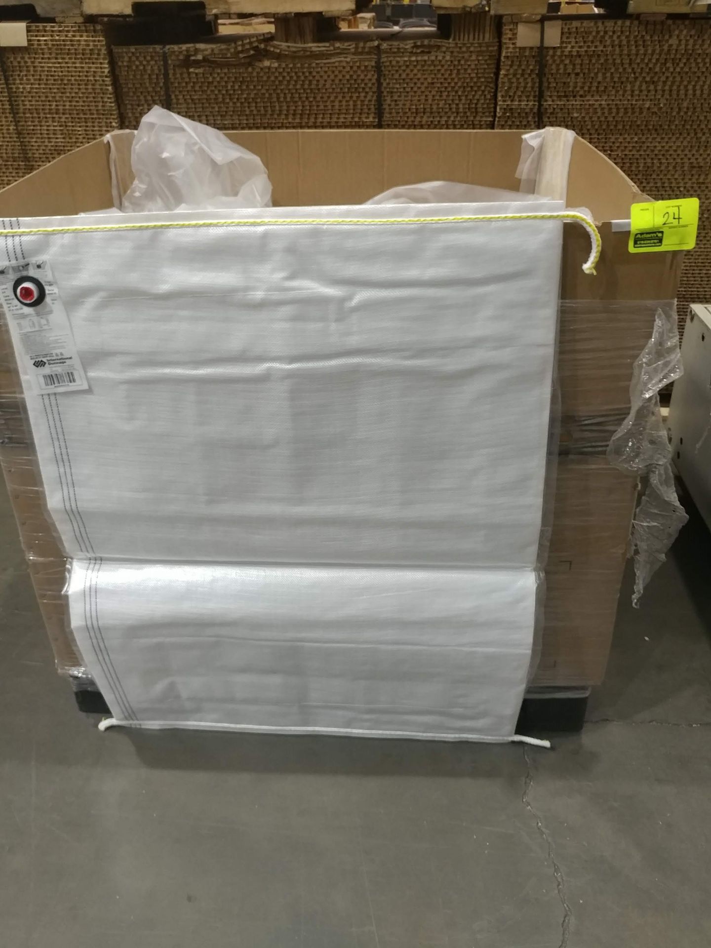 (1) pallet of 36" x 48" air bags