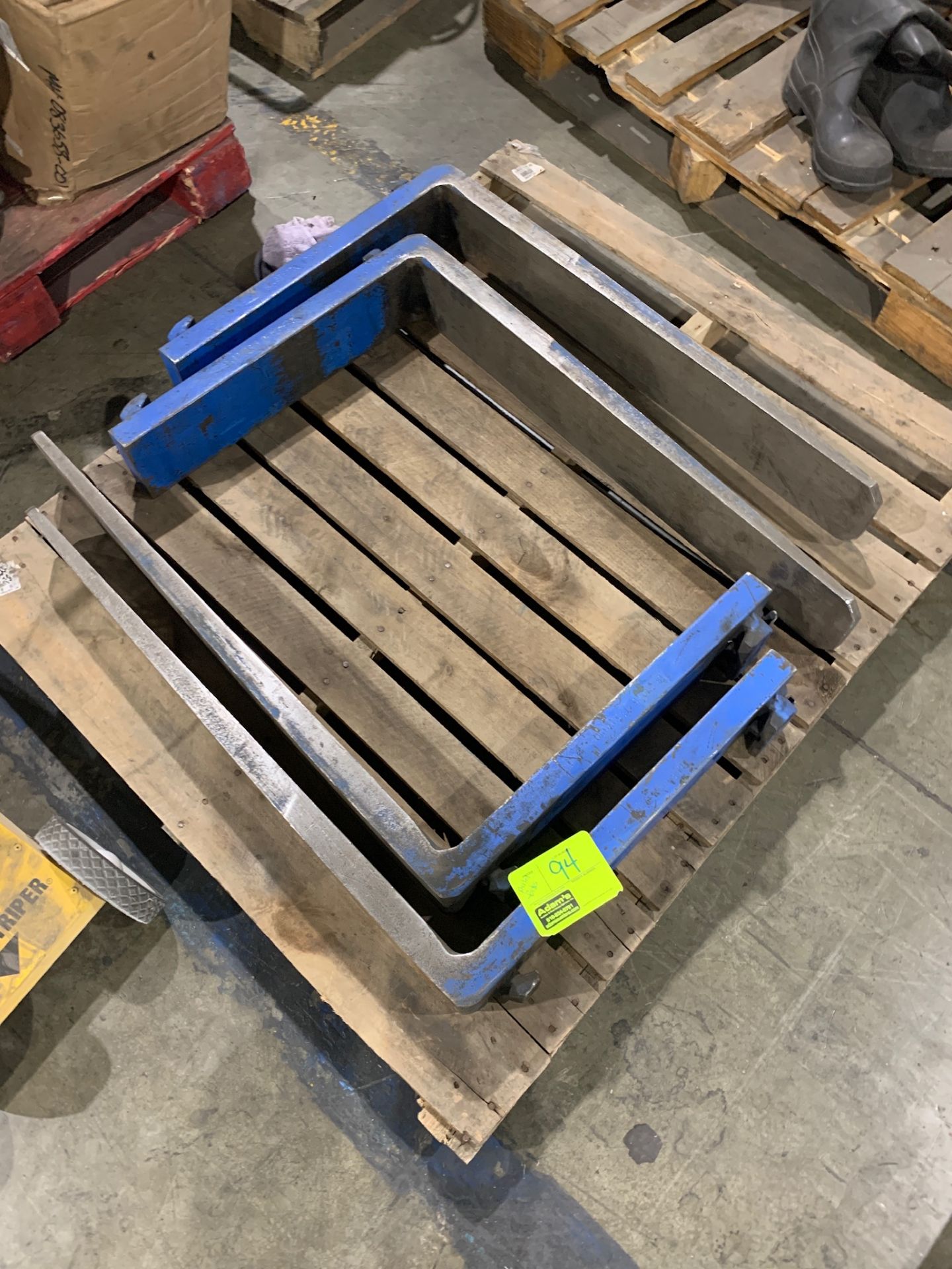 (2) set of pallet forks