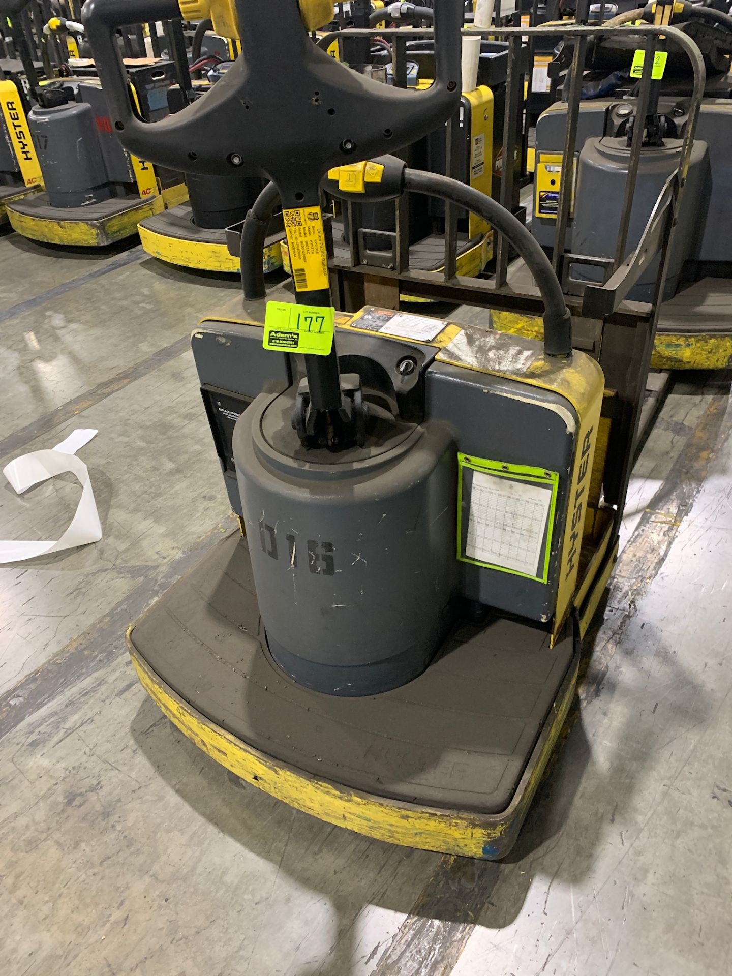 Hyster pallet jack. No battery