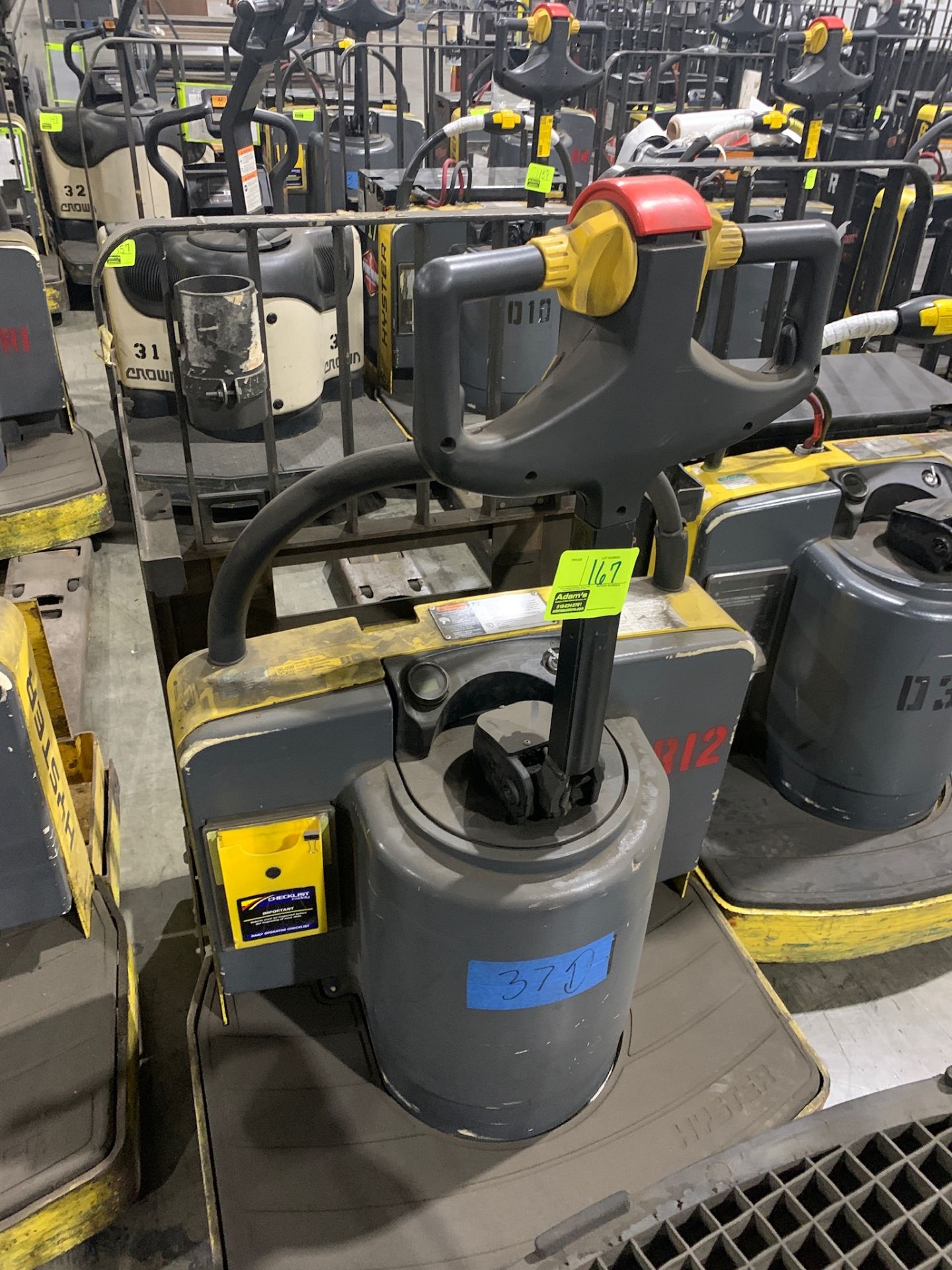 Hyster pallet jack. No battery