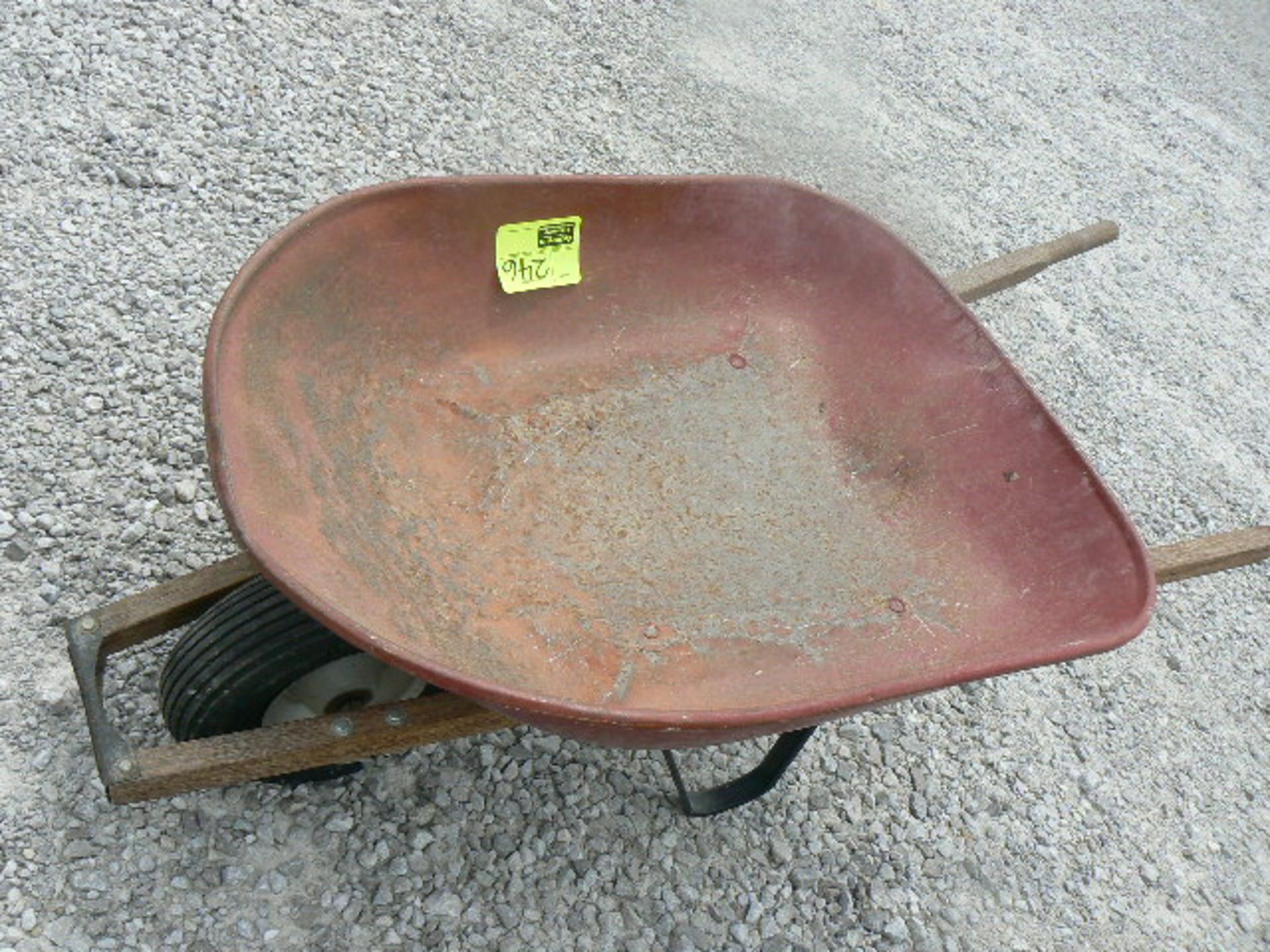 SMALL METAL WHEELBARROW