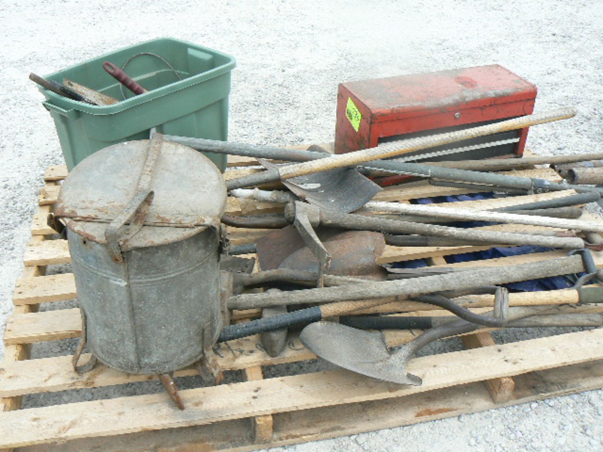 PALLET WITH LONG HANDLES, HAND TOOLS, TOOLBOX AND CONTENTS (PALLET NOT INCLUDED)