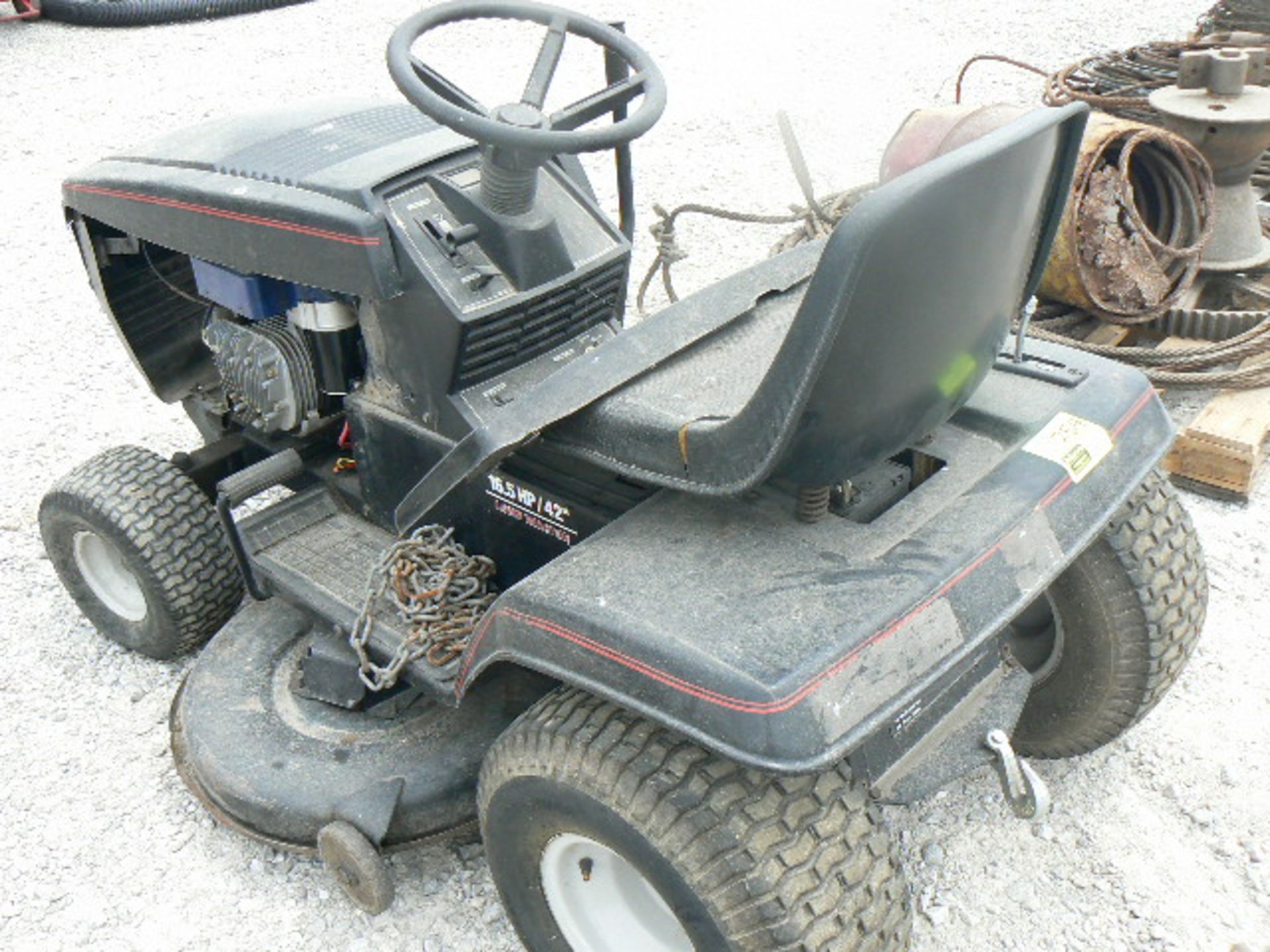 RIDING MOWER (UNTESTED)