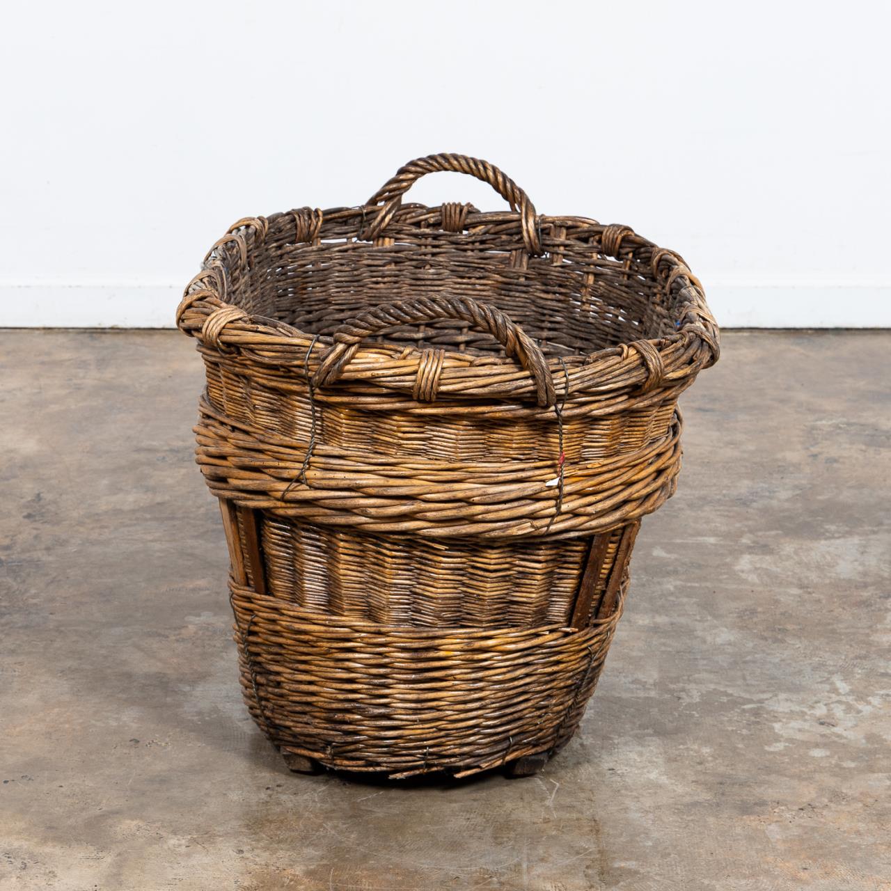 LARGE FRENCH WOVEN TWO-HANDLE BASKET - Image 4 of 5