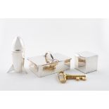 4 DECORATOR TABLE ACCESSORIES INCL. RALPH LAUREN