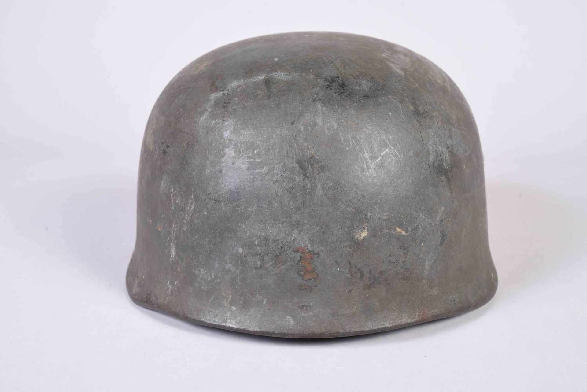 Casque Allemand Modèle 38 de parachutiste Fabriquant ET71 – 4826. Coque avec cerclage alu et