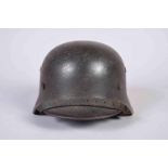 Casque allemand modèle 40. HEER. Fabricant ET64, N° de série 128. Peinture Feldgrau d’usine. Décalco