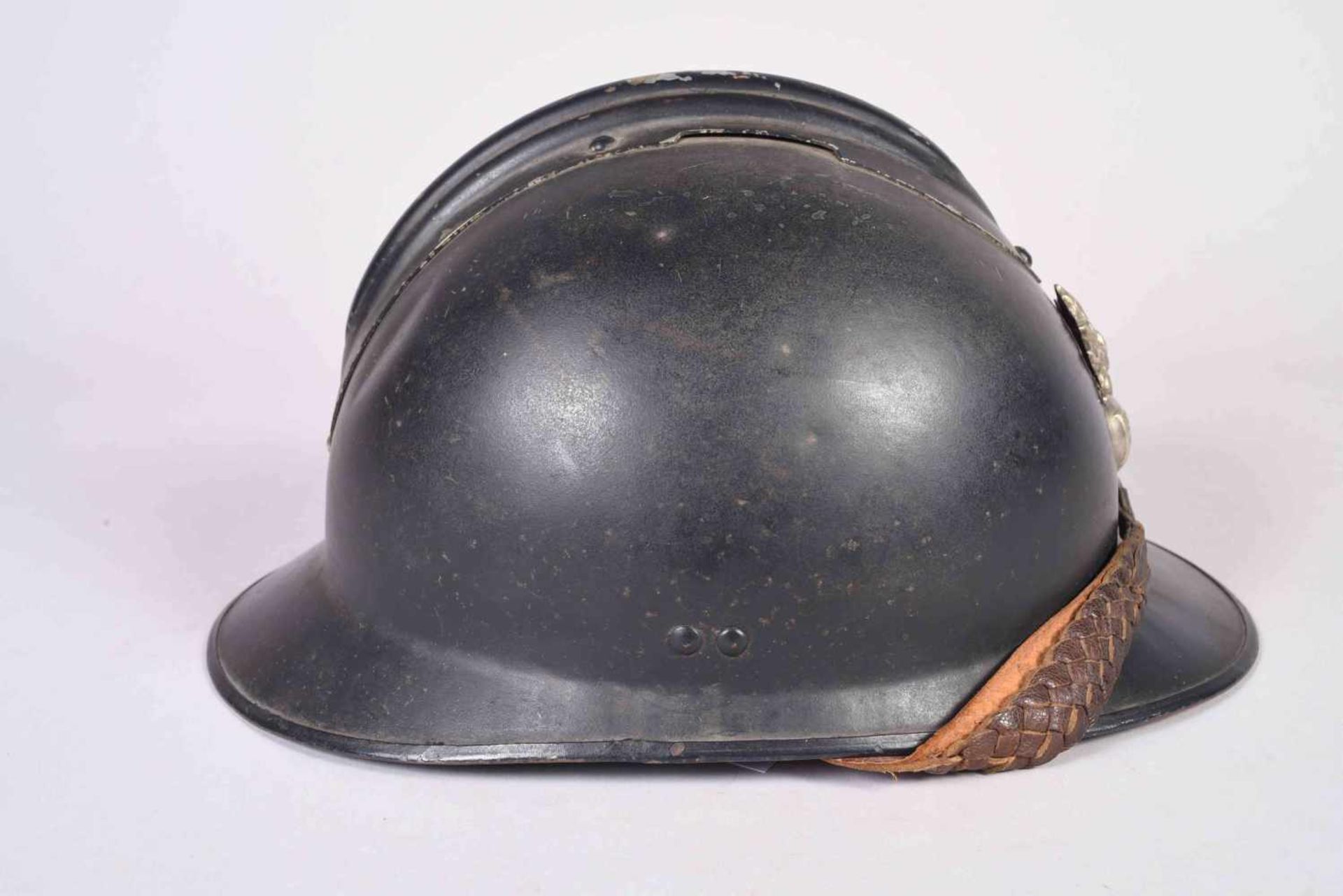 Casque Adrian modèle 26. Attribut de la gendarmerie. Fabricant L.U.M 39. Coque C. Peinture Bleu nuit - Bild 4 aus 6