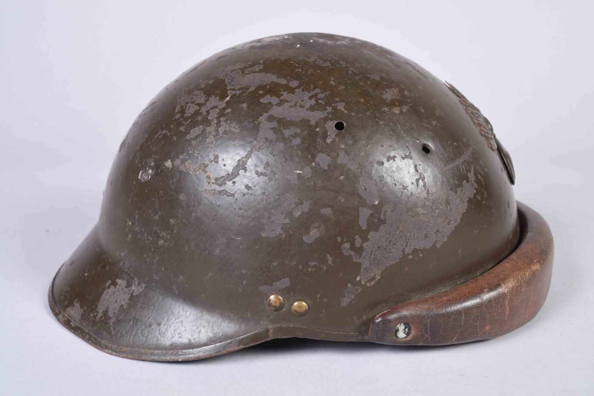 Casque Adrian modèle 35 motorisé. Attribut à la grenade Modèle 15. Peinture d’usine kaki-vert - Bild 2 aus 7