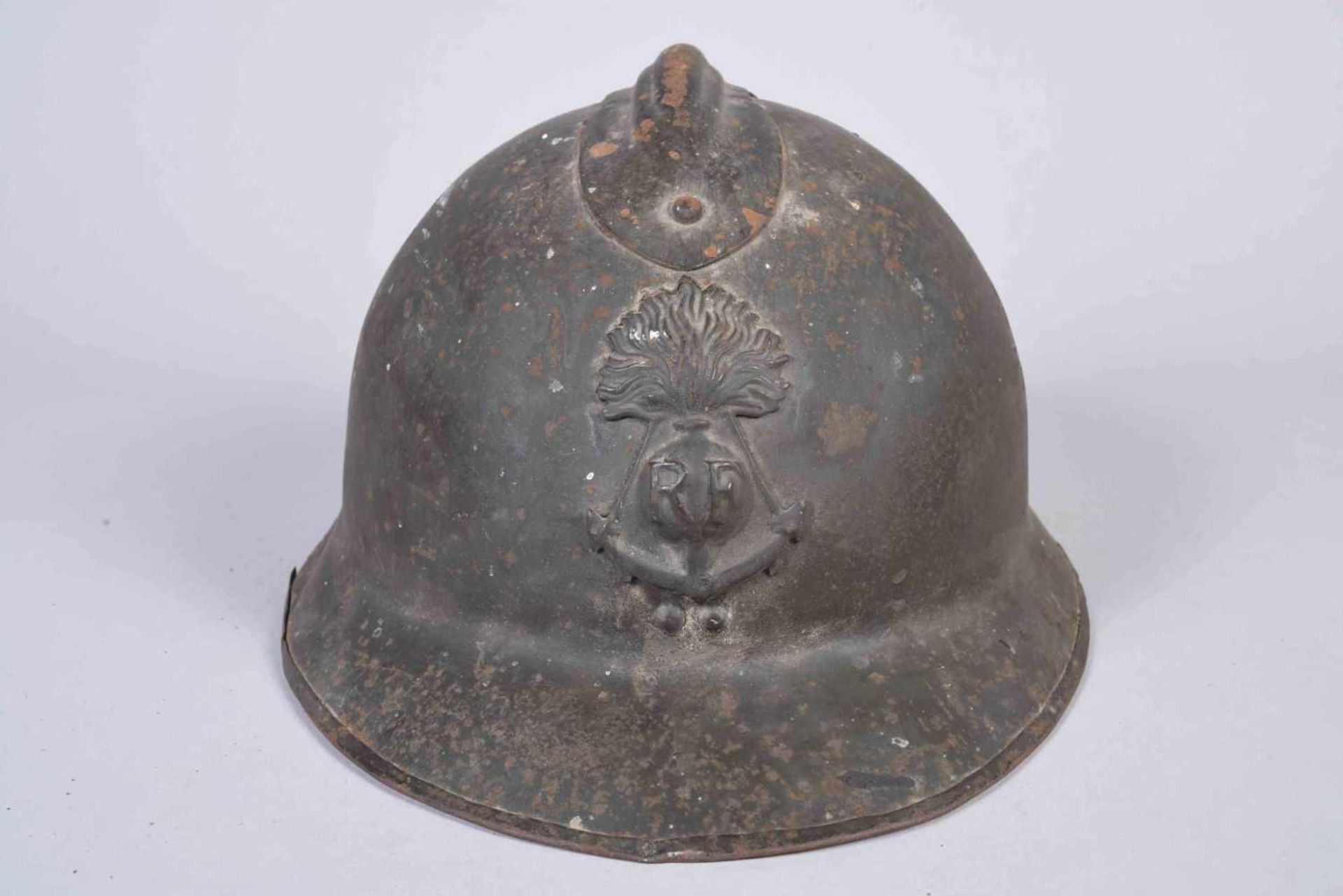 Casque Adrian modèle 26. Attribut de la coloniale modèle 15. Fabricant MA.M.OU Marseille 1938. Coque