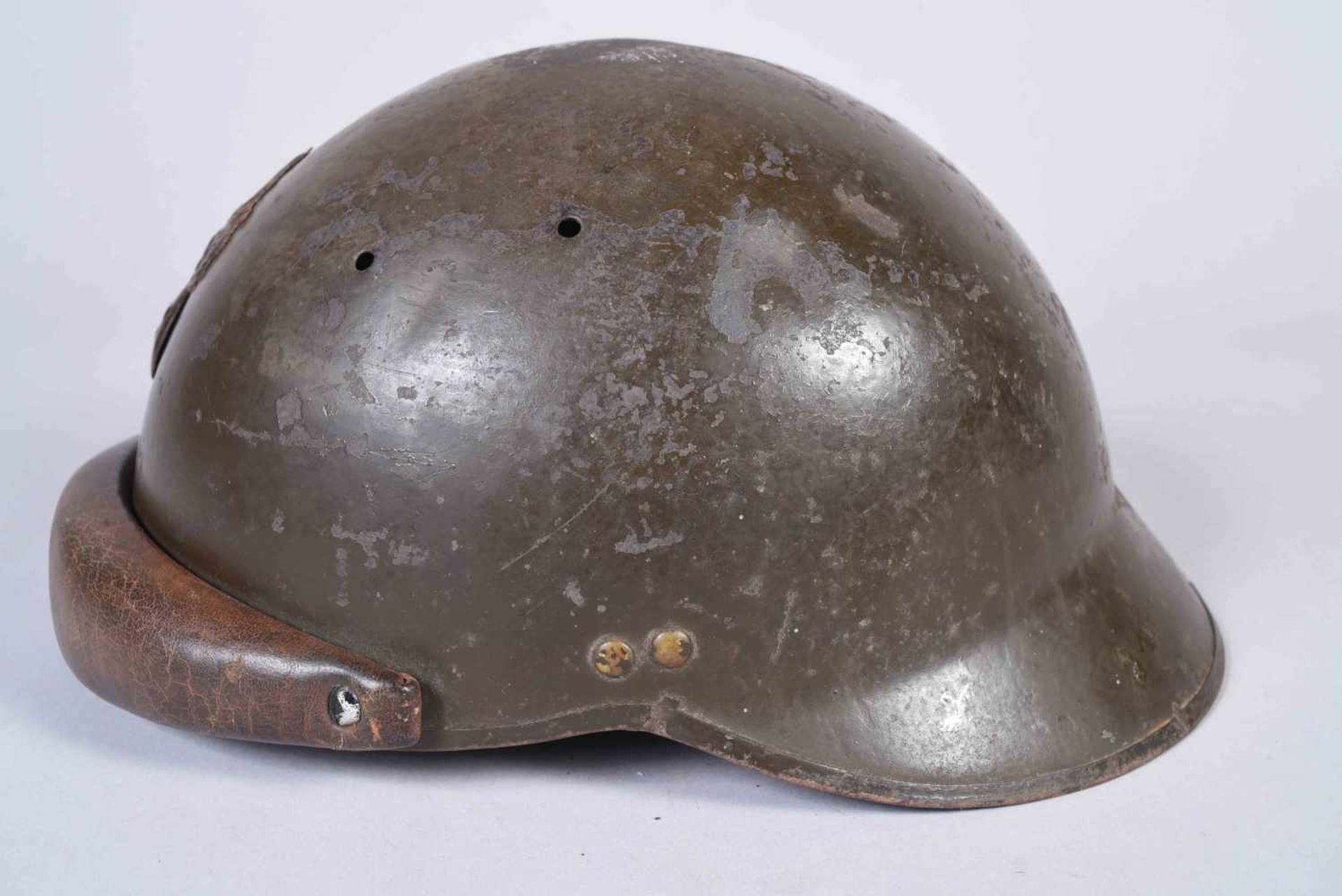 Casque Adrian modèle 35 motorisé. Attribut à la grenade Modèle 15. Peinture d’usine kaki-vert - Bild 4 aus 7