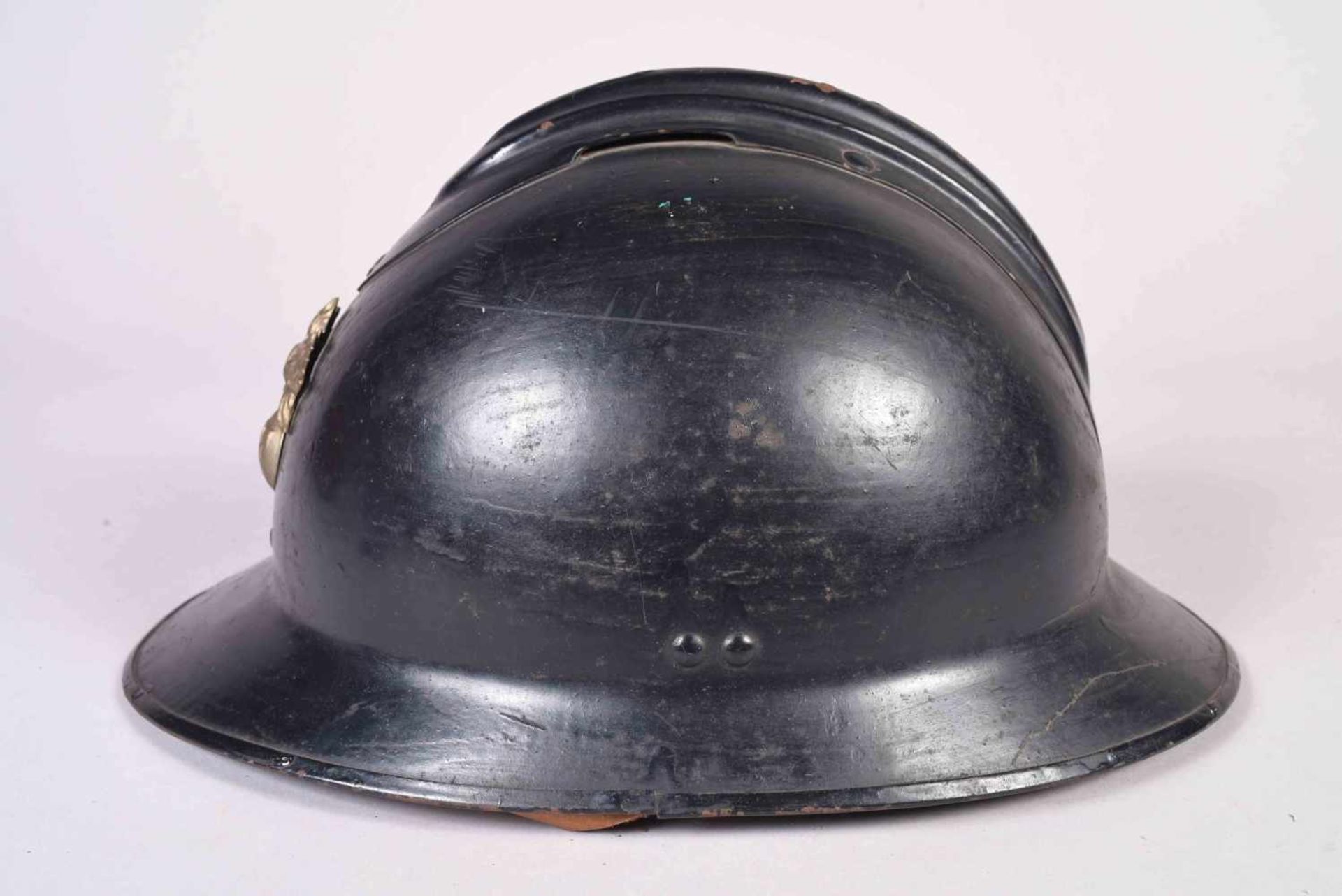 Casque Adrian modèle 26. Attribut de la gendarmerie. Fabricant Dunois et Fils. Peinture Kaki - Bild 2 aus 7