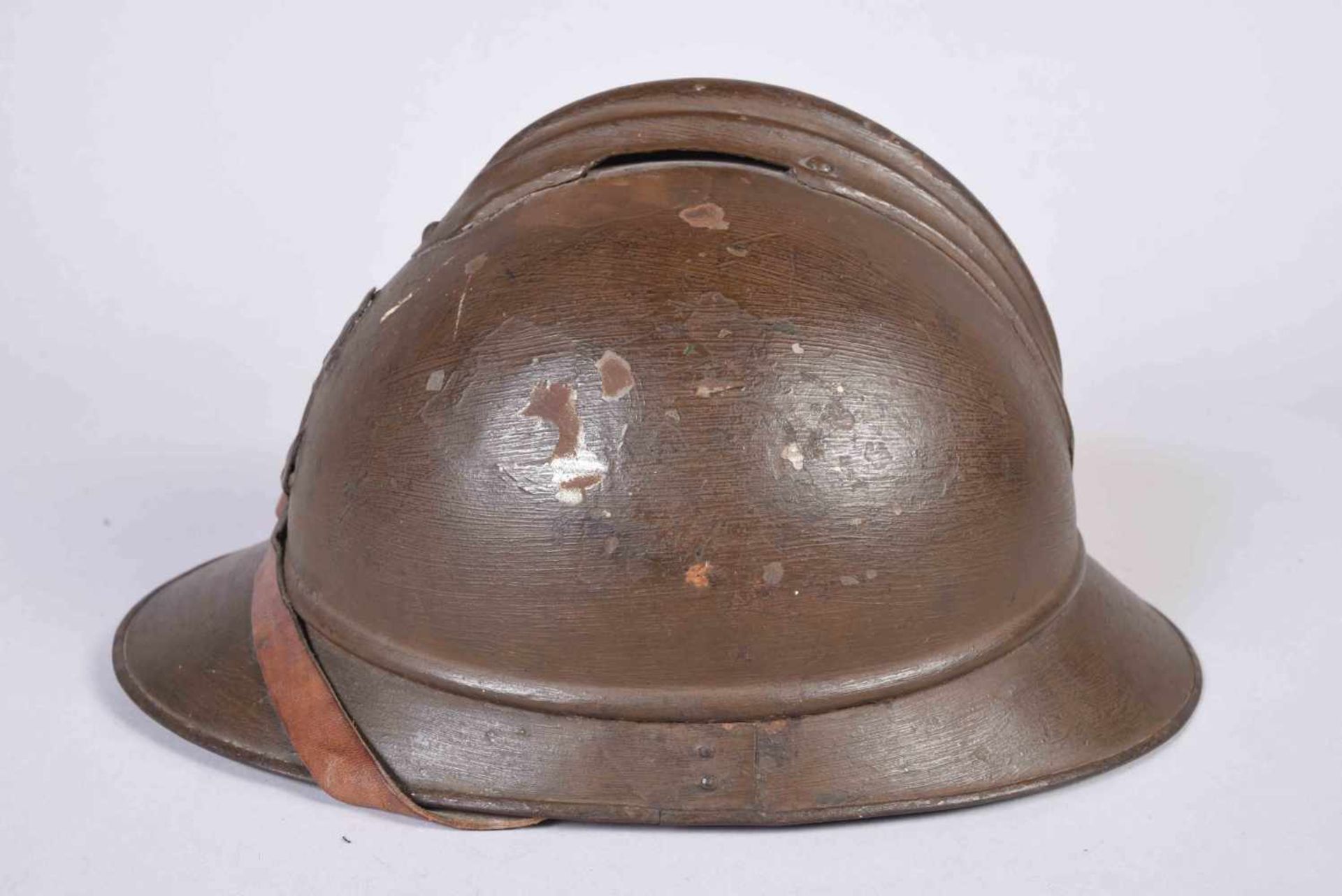 Casque Adrian modèle 15 attribut de la coloniale modèle 29. Peinture kaki appliquée au pinceau sur - Bild 2 aus 8