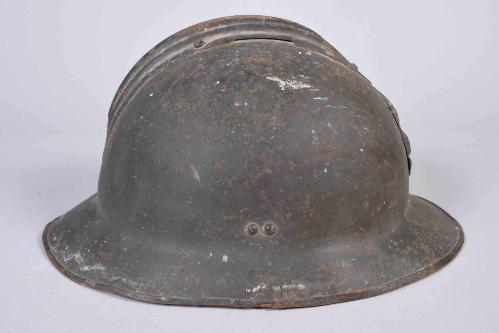 Casque Adrian modèle 26. Attribut de la coloniale modèle 15. Fabricant MA.M.OU Marseille 1938. Coque - Bild 4 aus 8