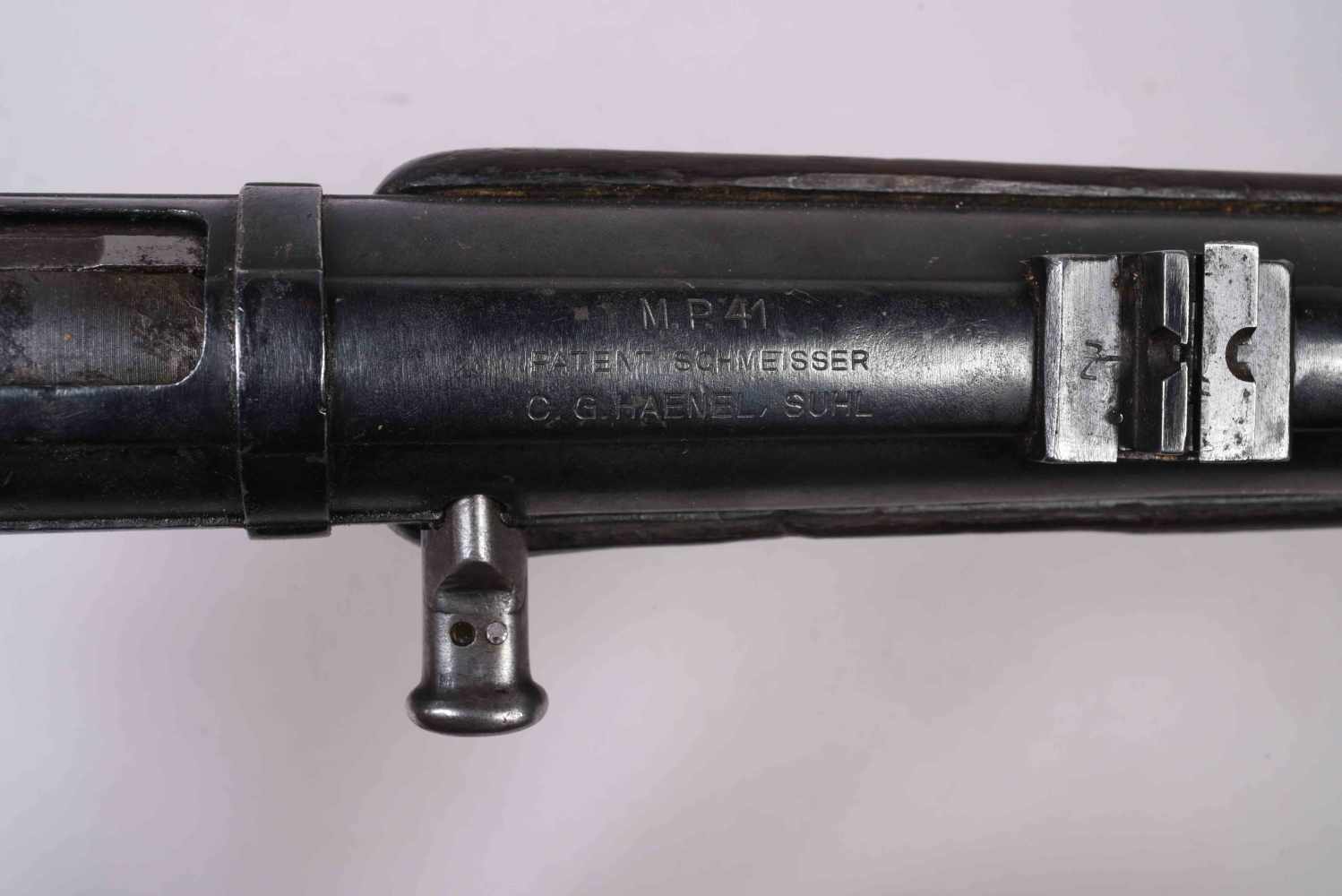 All- Pistolet Mitrailleur MP 41. Système Schmeisser, fabrication Haenel à Sulh. Crosse en bois et - Image 6 of 6