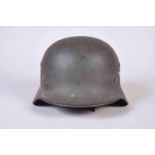 Casque Allemand modèle 35 de l’armée de l’air (LUFTWAFFE). Fabricant Quist, Q62 N° de série 4768.