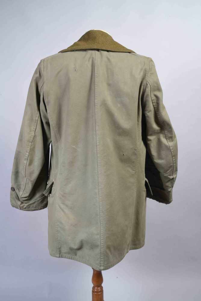 US - Veste Mackinaw américaine en forte toile verdâtre avec doublure et col en drap de laine kaki. - Image 3 of 6