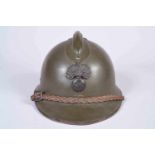 Casque Adrian modèle 26. Attribut infanterie Modèle 15 Fabricant Carpentier. Coque B. Peinture verte