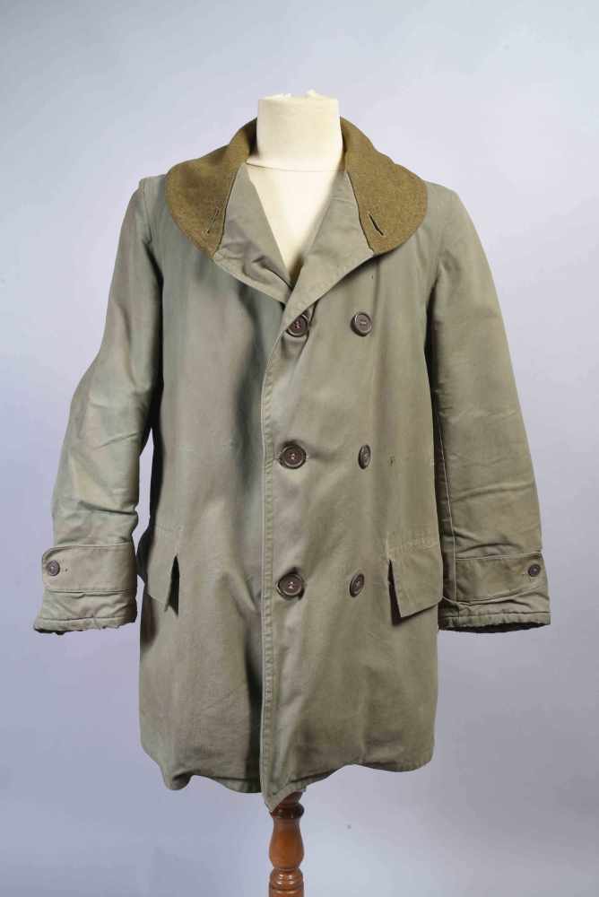 US - Veste Mackinaw américaine en forte toile verdâtre avec doublure et col en drap de laine kaki.