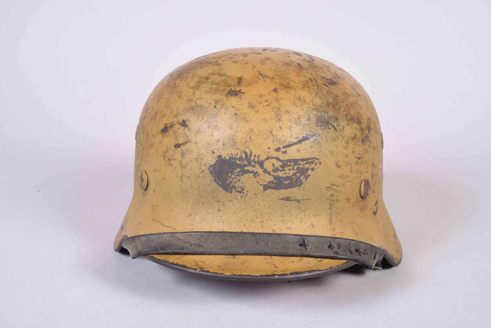 Casque Allemand modèle 40 de l’armée de l’air (LUFTWAFFE). Fabricant Q66 ; N° de série 248. Peinture